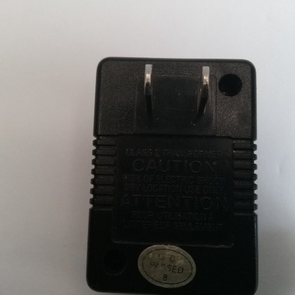 Powerline AC to DC Converter Car Lighter Socket 110-240V Part No. A0025 #2 - Picture 2 of 4